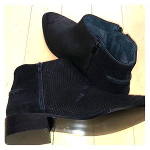 Seychelles black booties leather and suede